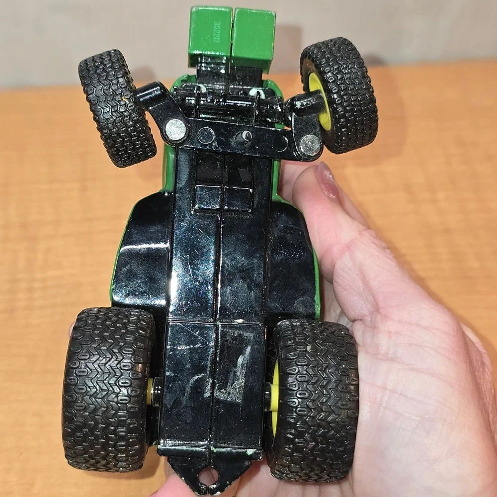 1:16 John Deere X585 Lawn Mower Garden Tractor metal Green &‎ Yellow